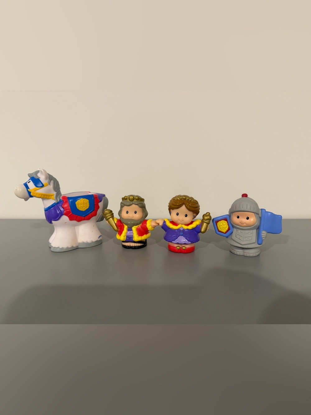 Fisher Price Little People Lil’ Kingdom Figure Set